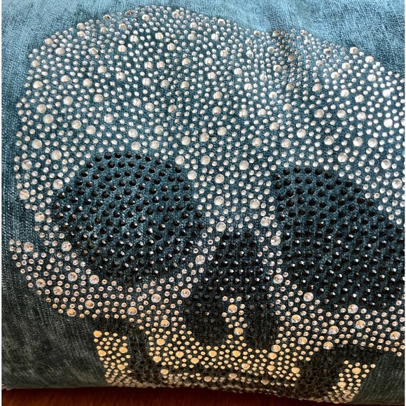 ๐Beautiful quality turquoise velvety feel lumbar pillow with sparkly skulls NWT - Picture 11 of 16